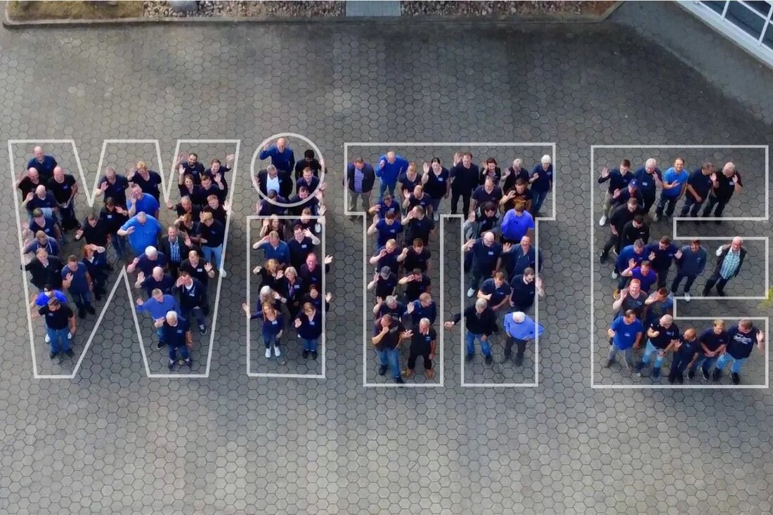 Transformation geglückt: &#8222;Das Wunder von Barskamp&#8220; Ein mittelständisches Unternehmen erfindet sich neu und beweist, dass auch in herausfordernden Zeiten Innovation und Transformation aus eigener Kraft gelingen können. Das Familienunternehmen Witte Barskamp, bekannt als führender Hersteller hochpräziser Spann-, Positionier- und Messeinrichtungen, wurde mit dem Titel &#8222;Innovator des Jahres 2024&#8220; ausgezeichnet. Der größte Publikumspreis der deutschsprachigen Wirtschaft rückt jährlich Unternehmen aller Größen und Branchen ins Rampenlicht, die in ihrem Bereich zukunftsweisend sind. Unter den Nominierten für den Publikumspreis 2024: Witte Barskamp für ihre beeindruckende Transformation und Innovationskraft in der Produktionstechnologie. Dieser Preis würdigt damit nicht nur den technischen Fortschritt, sondern auch den &hellip;