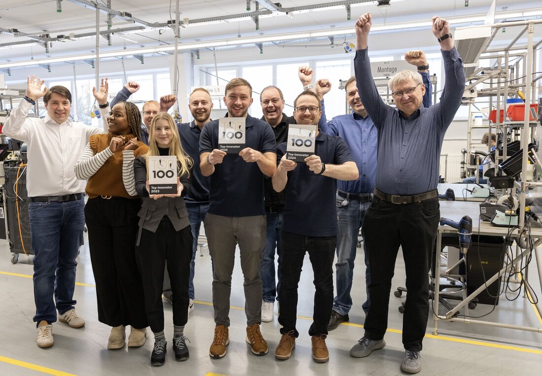 ANSMANN zum dritten Mal in Folge mit dem Top 100-Siegel ausgezeichnet Die ANSMANN AG, ein führendes Unternehmen im Bereich der mobilen Energieversorgung, freut sich, zum dritten Mal in Folge das renommierte Top 100-Siegel für herausragende Innovationsqualität zu erhalten. Die Auszeichnung unterstreicht das Engagement und die Kreativität des Teams, mit innovativen Lösungen stets die Bedürfnisse der Kunden zu erfüllen. Thilo Hack, Vorstand der ANSMANN AG, bringt es auf den Punkt: &#8222;Der wahre Wert einer Innovation zeigt sich erst dann, wenn sie unseren Kunden nützt und ihre Bedürfnisse erfüllt.&#8220; Innovative Projekte sind Kern der Unternehmensstrategie Ein Beispiel für die Innovationskraft von ANSMANN &hellip;